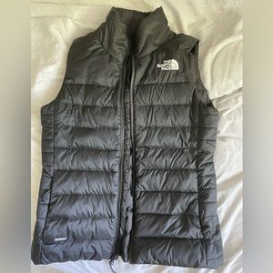 THE NORTH FACE sleeveless jacket, size: S never worn